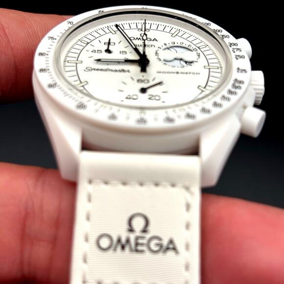 Swatch x Omega Mission to the Moon Phase 42mm Quartz Chronograph Moonphase NIBWT - Picture 16 of 17